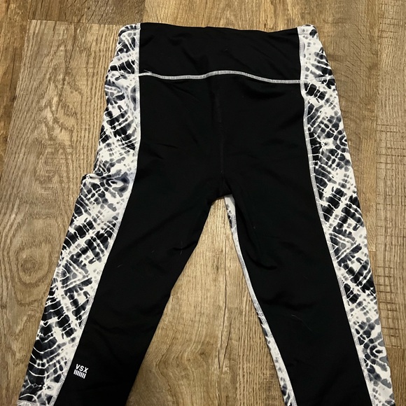 NWOT: Victoria's Secret VSX Sport BAS Knockout Crop Tight Tie Dye Leggings - Picture 3 of 4